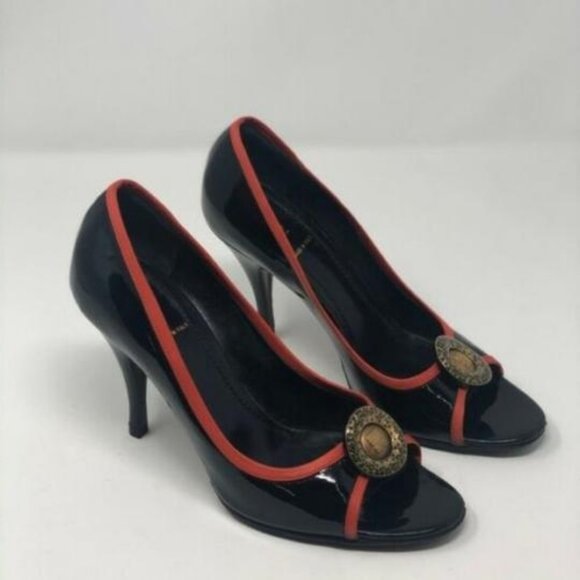 Fendi Black Red Gold Coin Accent Open Toe - Picture 5 of 5